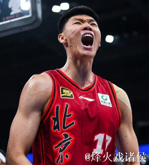 生涯首次得分上双，从清华退学撑起辽篮内线，杨鸣为他怒吼