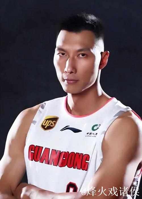 易建联沉默引人深思 能否微笑迎来逆转 易建联沉默引人深思 能否微笑迎来逆转